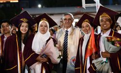 Manas Üniversitesi 1072 Öğrenci Mezun Etti