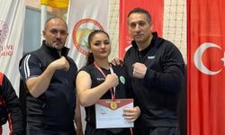 Esmanur Ele'den Bir Şampiyonluk Daha