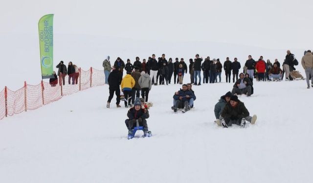 Perşembe Kar Festivaliyle Renklendi...