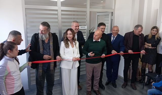 DİYETİSYEN EMİNE TANSU OKAN, KLİNİĞİNİ AÇTI