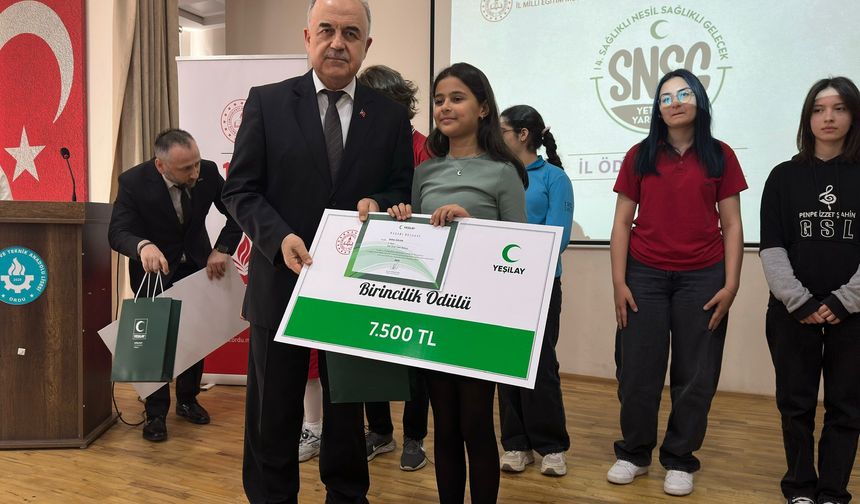 İL BİRİNCİSİ ÖDÜLÜNÜ VALİ EROL’UN ELİNDEN ALDI